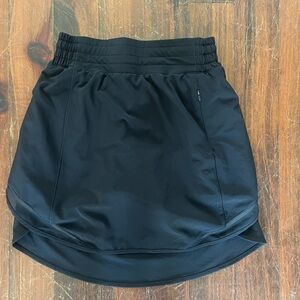 Lululemon Athletica Black Hotty Hot Skirt size 2
